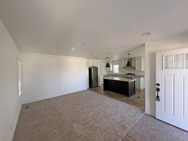 Building Photo - 1700 S State St