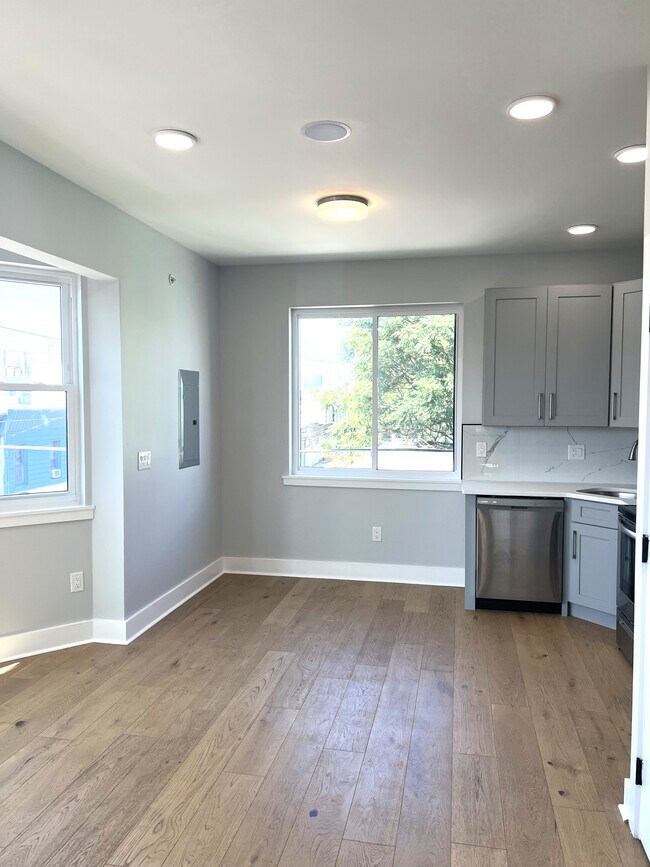 Kitchen - 2356 Gerritt St