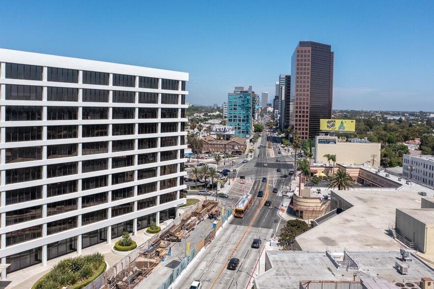 Interior Photo - Gale Drive Luxury Investments Group LLC