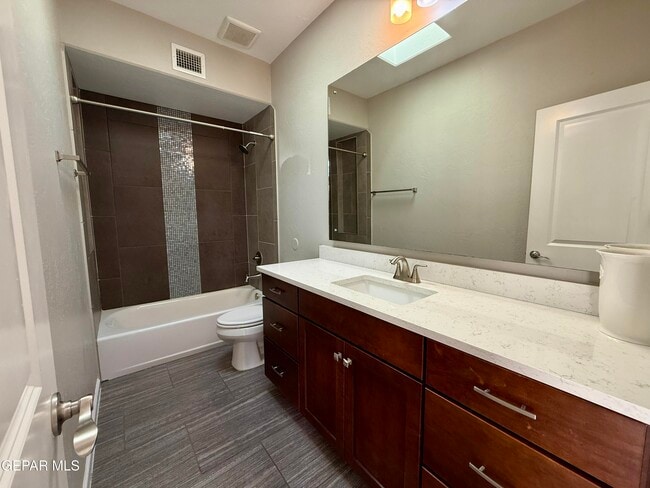 Building Photo - 1252 Desert Mirage Pl
