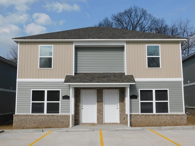 Building Photo - 1711 Jackson St