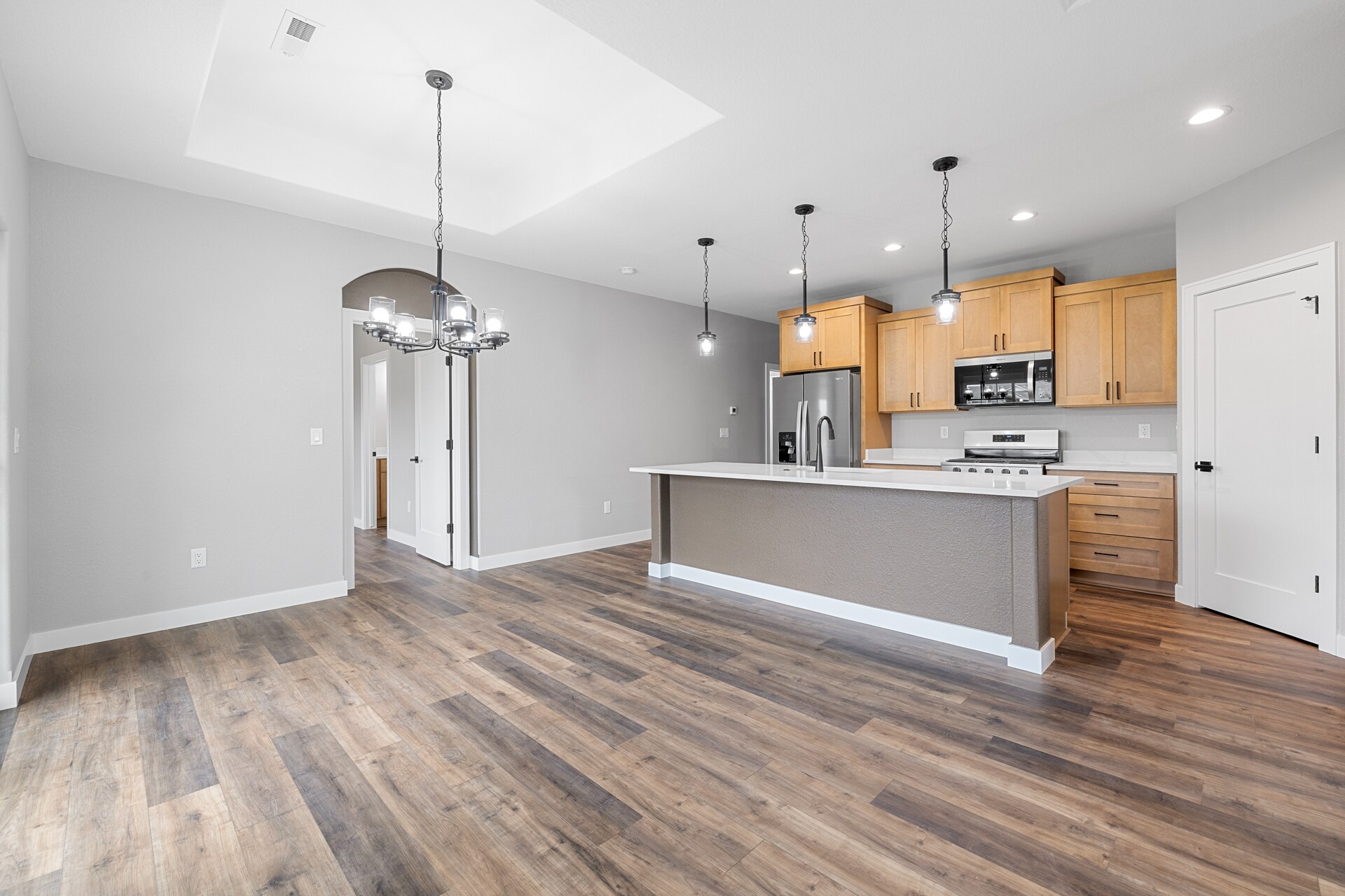 Building Photo - 1844 Woodland Way