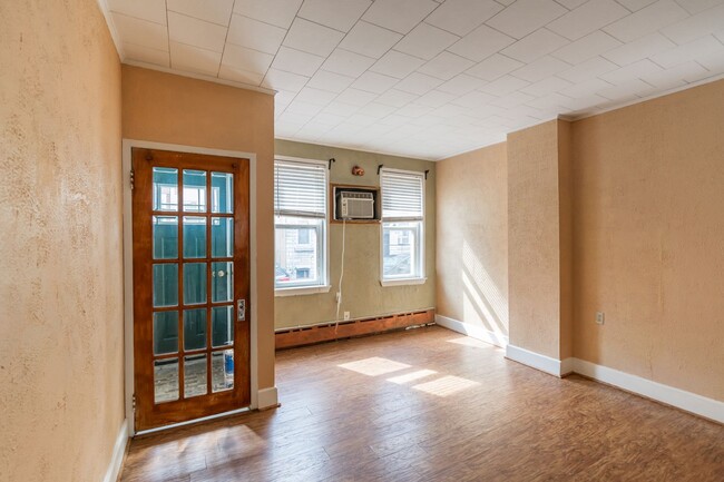Building Photo - Charming South Philadelphia Home