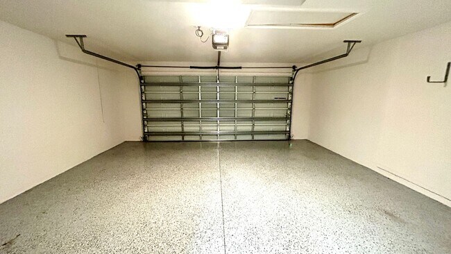 Building Photo - 4 Bedroom 2 Bathroom 2 Car Garage Home - NW Cape Coral - Available Mid April