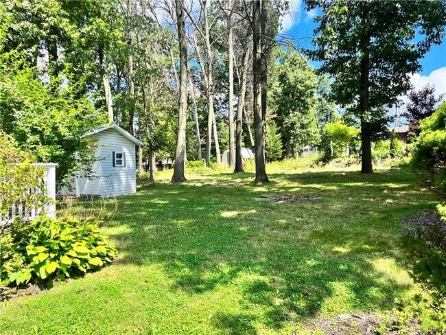 Building Photo - 329 Stoney Hollow Rd