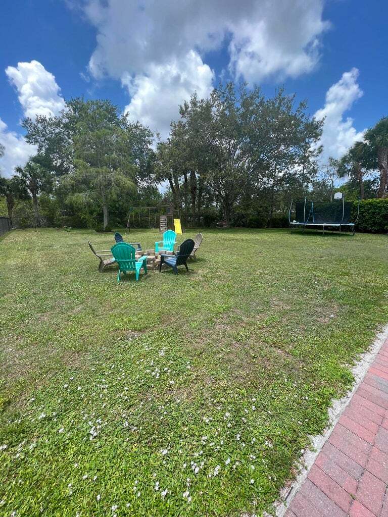 Building Photo - 180 Seminole Lakes Dr