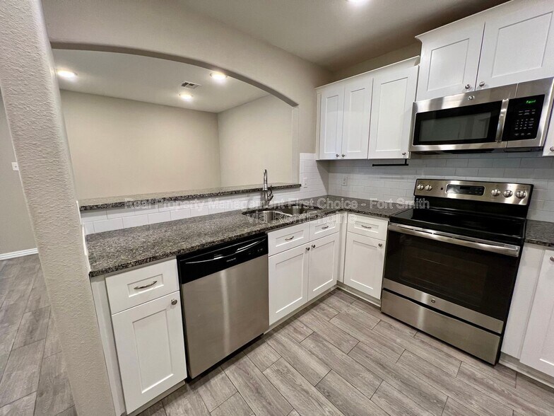 Building Photo - 6623 Leightyn Ln