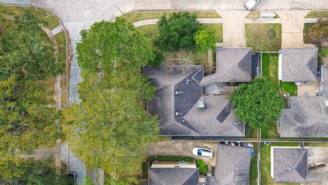 Building Photo - 18526 Fawn Run Ln