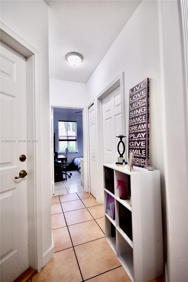 Building Photo - 11020 NW 48th Terrace