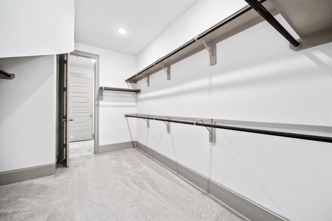 Building Photo - 2122 Mallow Ln