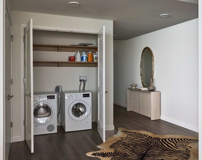 Building Photo - 1006 S Michigan Ave