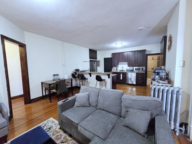 Building Photo - WOW!  NO BROKER FEE!!  UPDATED 3.5 BED/2 BATH IN PRIME COOLIDGE CORNER LOCATION