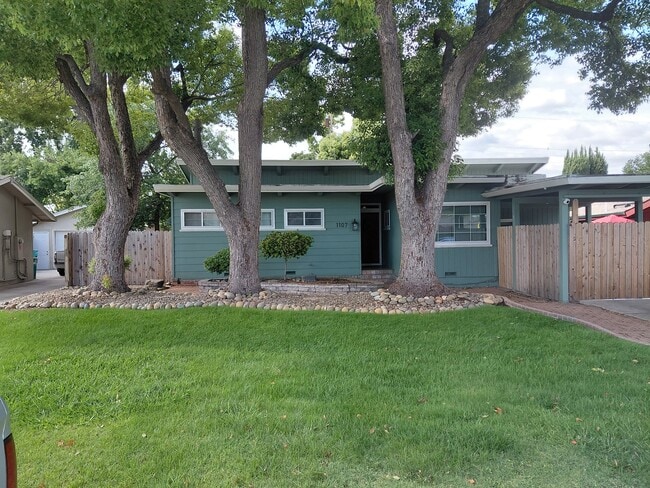 Building Photo - 1107 Seward Way