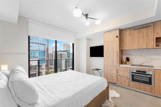 Building Photo - 11 NE 6th St