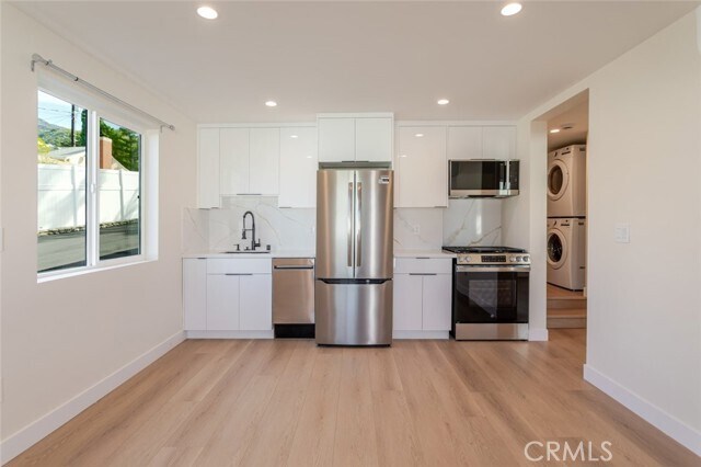 Building Photo - 10421 Pinyon Ave