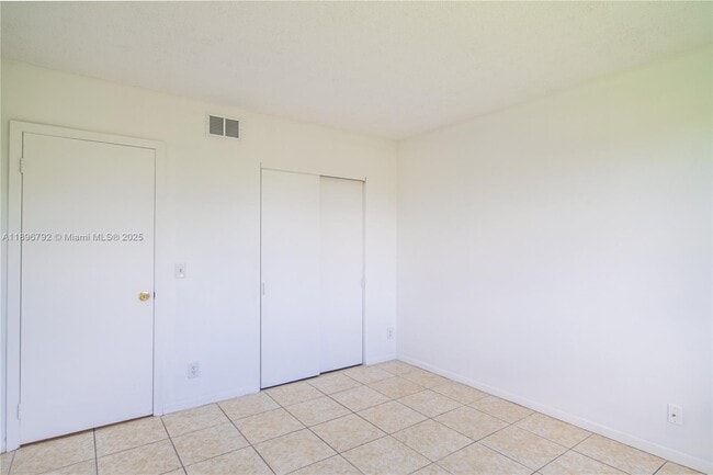 Building Photo - 9033 Wiles Rd