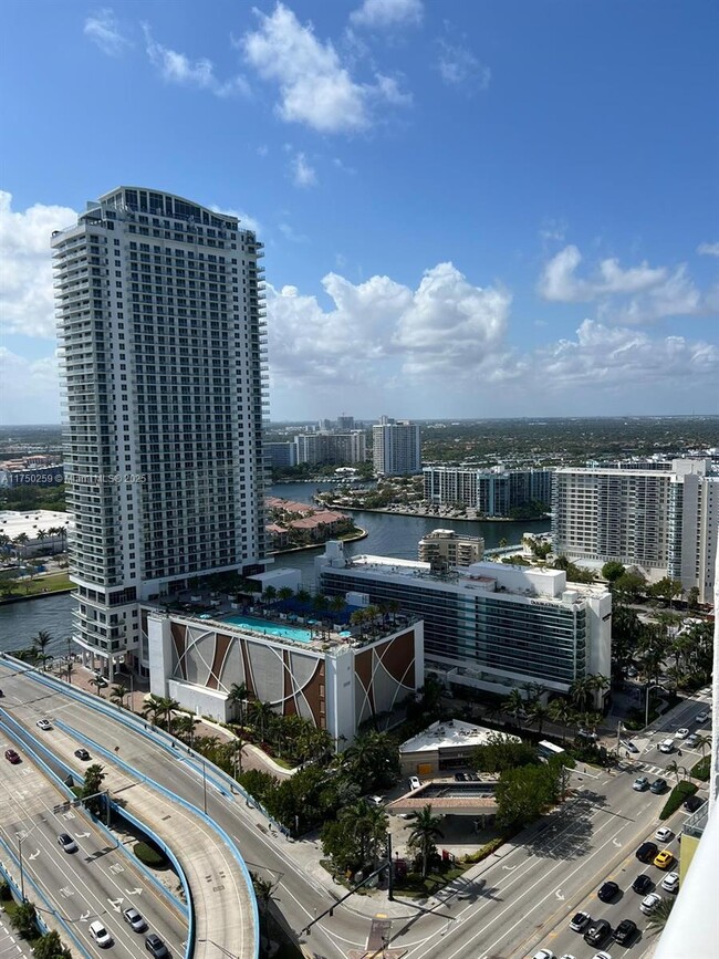 Primary Photo - 1800 S Ocean Dr