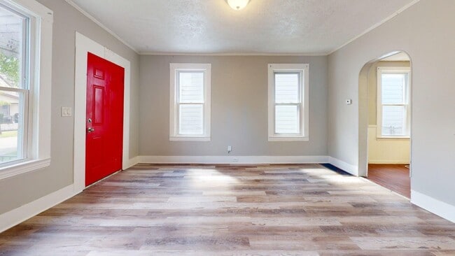 Building Photo - Clark / Fulton Area - 3 Bedrooms - 1 Bath - Single Family Home