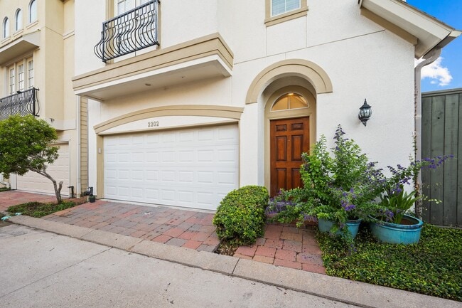 Building Photo - 2202 Hilshire Terrace Ct