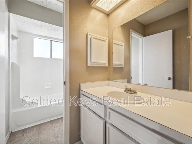 Building Photo - 10743 Staghill Dr