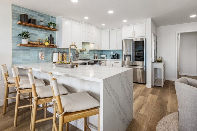 Building Photo - 145 S Shore Dr