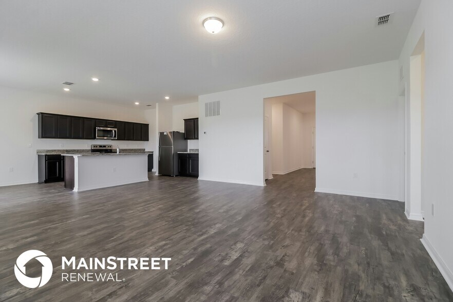 Building Photo - 101 Hidden Lk Lp