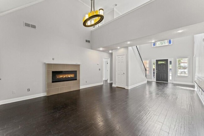 Building Photo - 5605 Martin Grove Dr NW