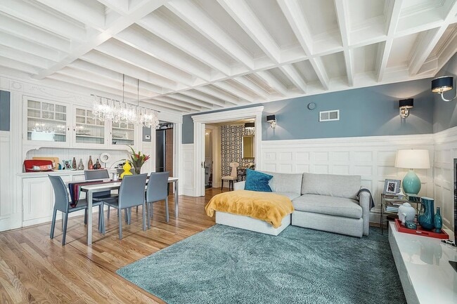 Building Photo - 2096 Pine St