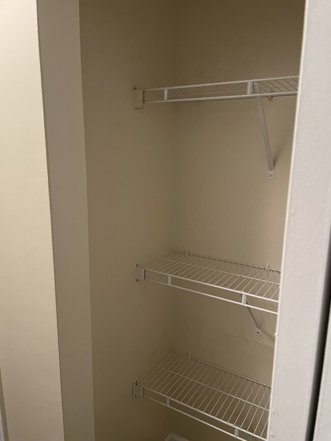 Building Photo - 2817 Ridgecrest Dr