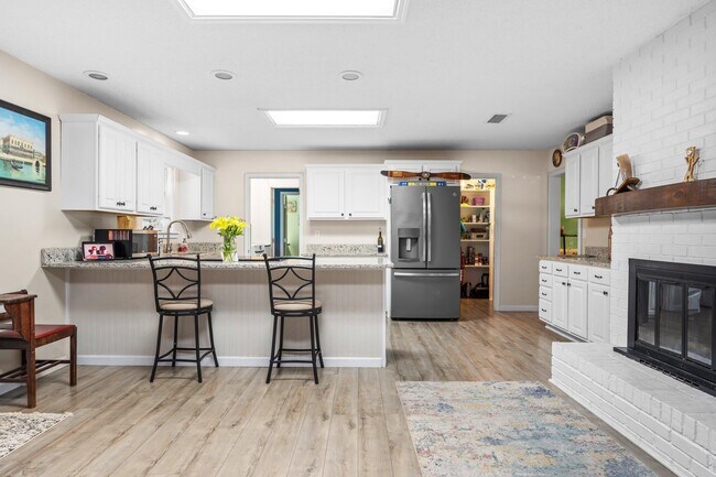 Building Photo - 2442 Duncan Dr