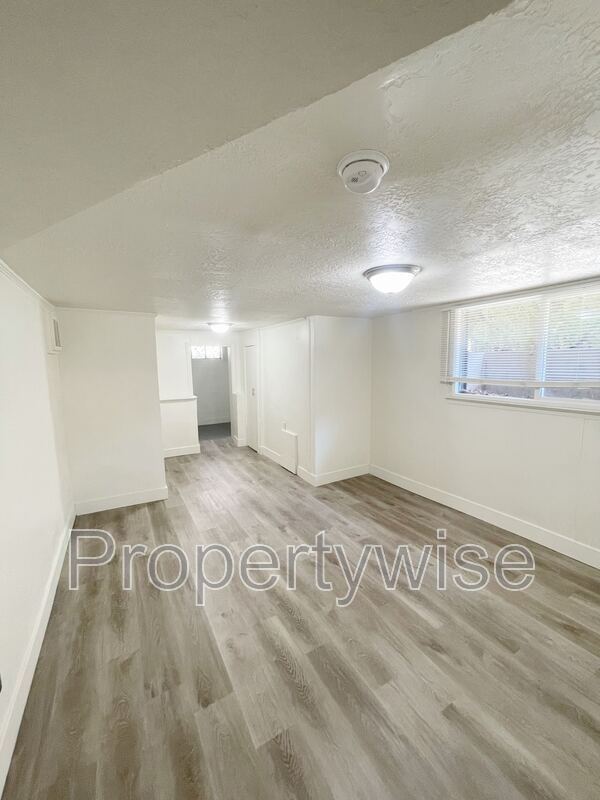 Building Photo - 763 E Scott Ave