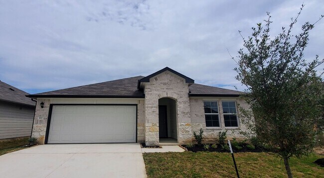 Building Photo - 4 BR + STUDY/ 3 BA in Seguin - 2042 SF One...