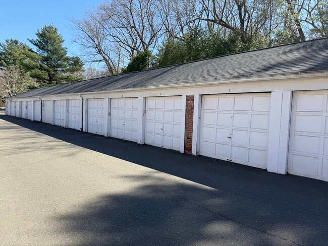 Building Photo - 58 Williamsburg Dr