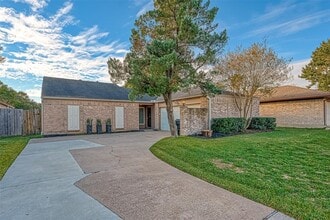 Building Photo - 11627 Briar Rose Dr