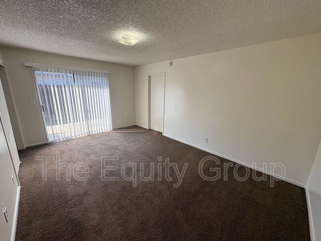 Building Photo - 941 S Demaree St