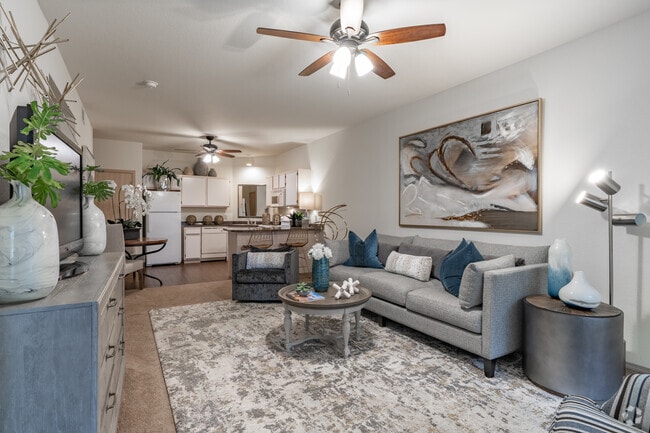 Building Photo - The Links at the Rock