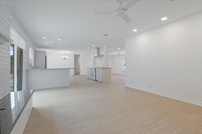 Building Photo - 152 Alta Vista St