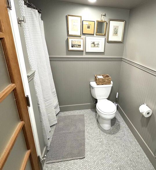 Building Photo - 5320 9th Ave NE