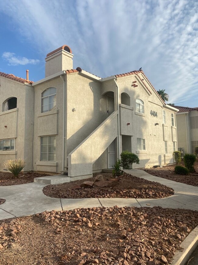 Building Photo - AMERICANA Property Mgmt - Downstairs 2 beds Condo near NLV airport