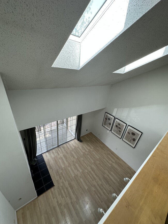 Building Photo - 1602 Society Pl