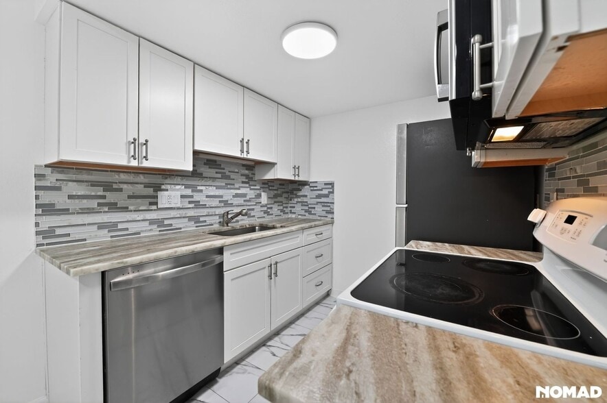 Building Photo - 747 W Cleveland Cir