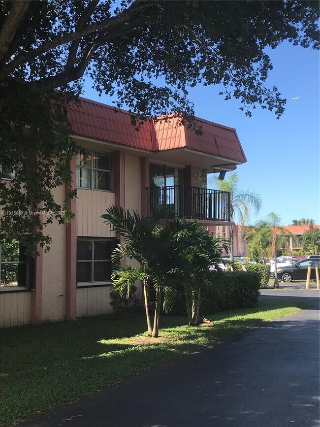 Building Photo - 10511 SW 108th Ave