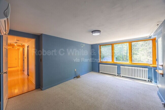 Building Photo - 205 Jinny Hill Rd