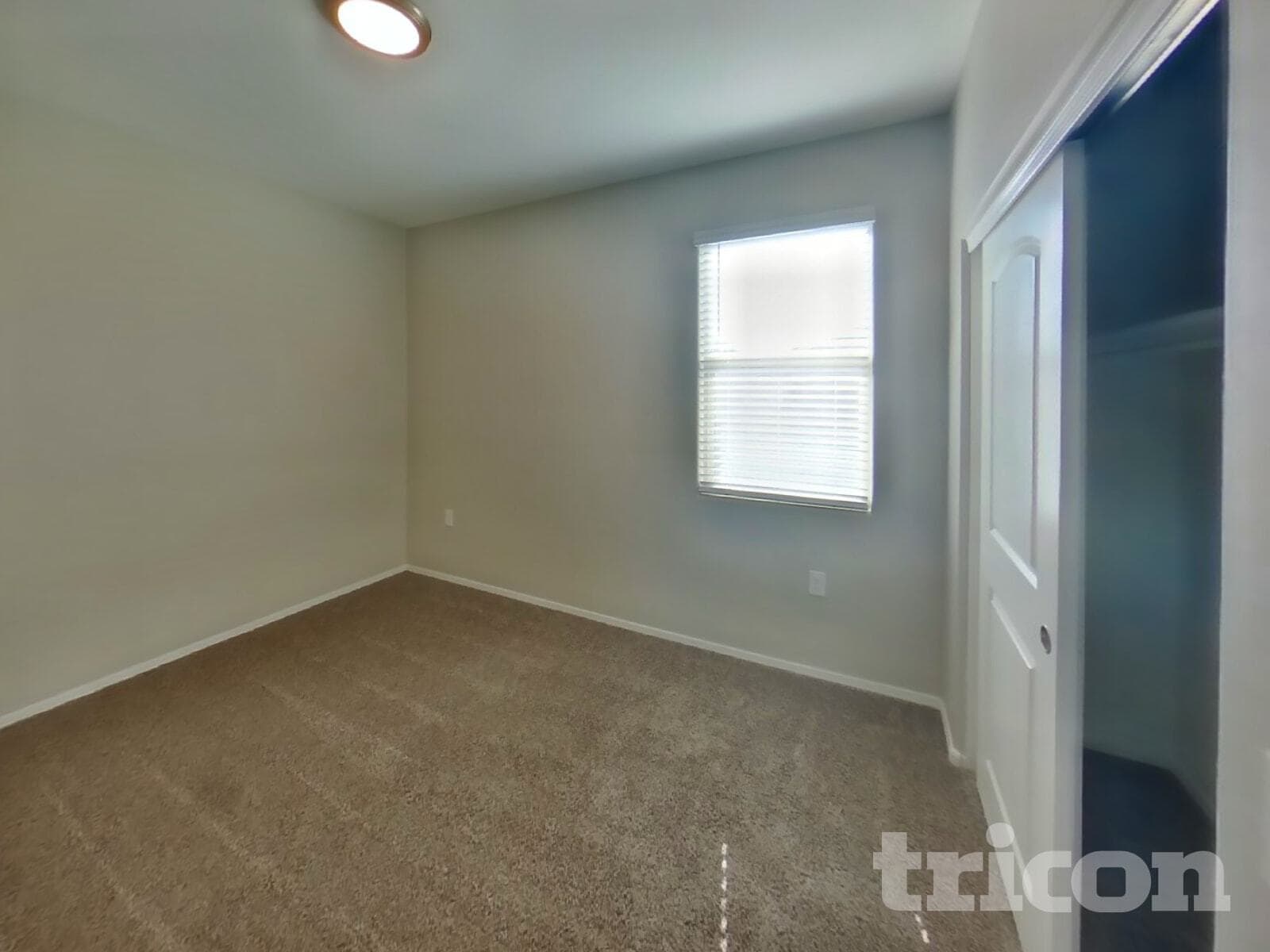 Building Photo - 30962 W Cheery Lynn Rd