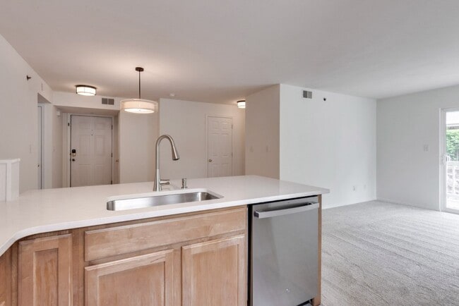 Building Photo - 1125 Arbor Creek Dr