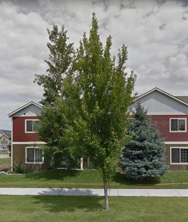 Building Photo - End Unit 3 Bedroom 2 Bathroom Condo