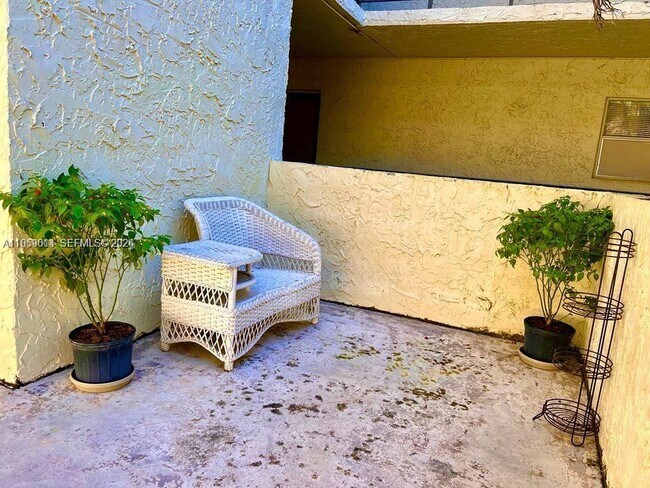 Building Photo - 3300 Spanish Moss Terrace