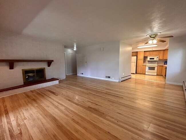 Building Photo - $0 DEPOSIT OPTION. 2 BEDROOM 1 BATH, XERISCAPED YARD CLOSE TO BELMAR, O'KANE PARK AND ST ANTHONY'S!
