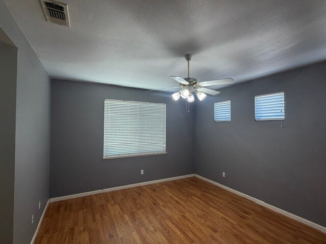 Building Photo - Ceres 3 Bedroom 2 Bathroom Home