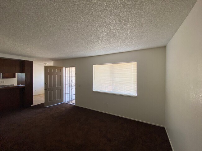 Building Photo - Adorable 2 BD 2 BA in the Southwest